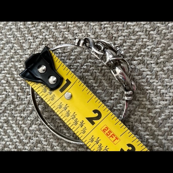 Elegant Silver Floral Ring - Picture 6 of 6